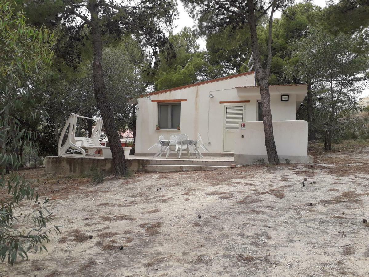 بورتو إمبيدوكْلي Camping La Pineta Village المظهر الخارجي الصورة