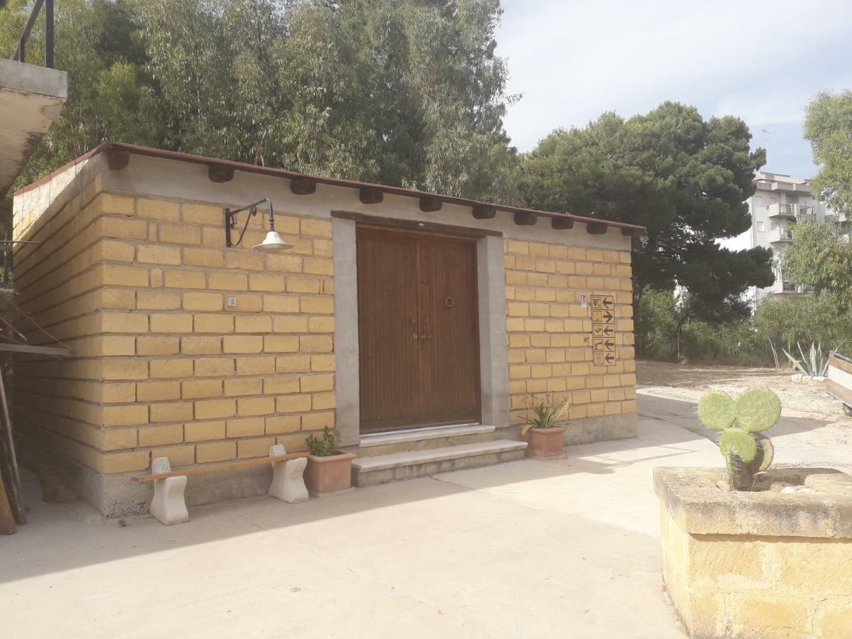 بورتو إمبيدوكْلي Camping La Pineta Village المظهر الخارجي الصورة
