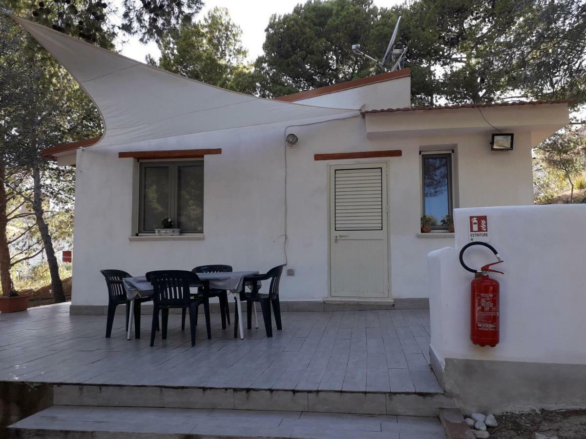بورتو إمبيدوكْلي Camping La Pineta Village المظهر الخارجي الصورة